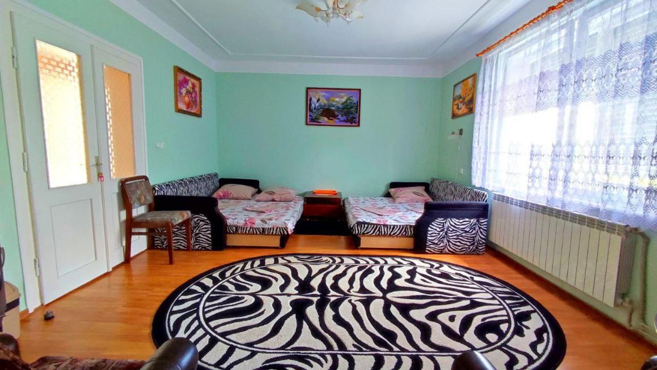 Садиба Анна - Термальні Води Косино Zapson Exteriör bild